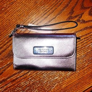 NWT- VS Wallet / Phone Clutch